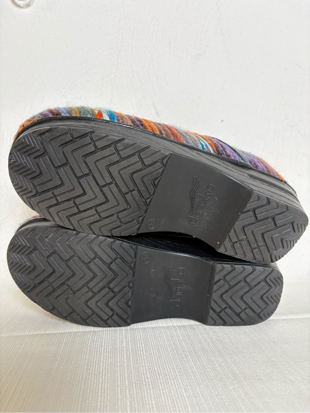 DANSKO Mulitcolor Yarn Clogs 38 (7.5/8) - Picture 5 of 15